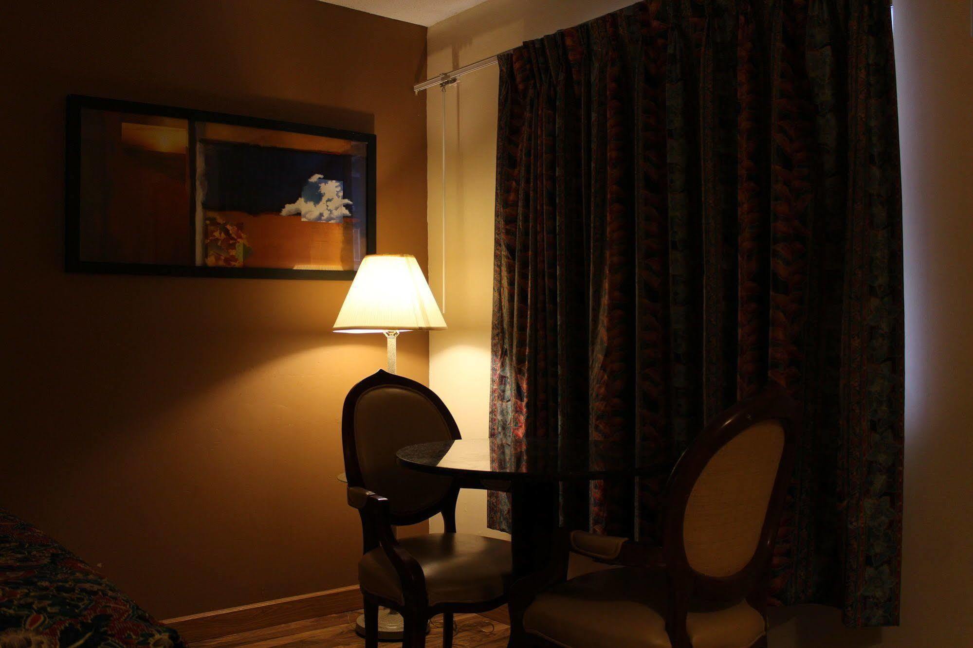 American Inn And Suites Countryside Zewnętrze zdjęcie